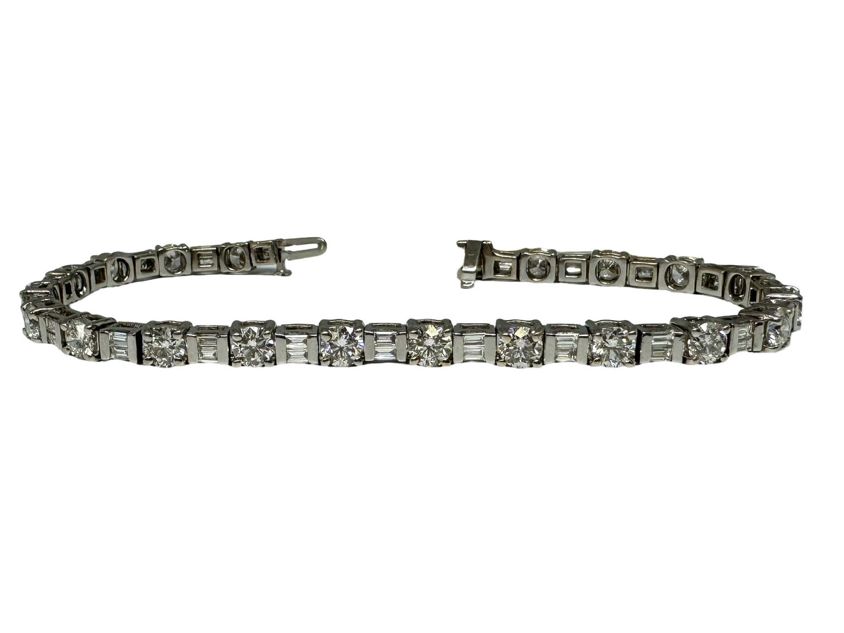 14kt Round and Baguette Cut Diamond Bracelet