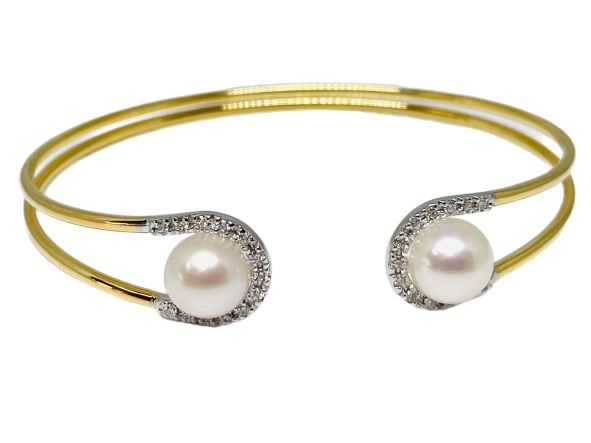 18K Bangle Style Pearl and Diamond Bracelet